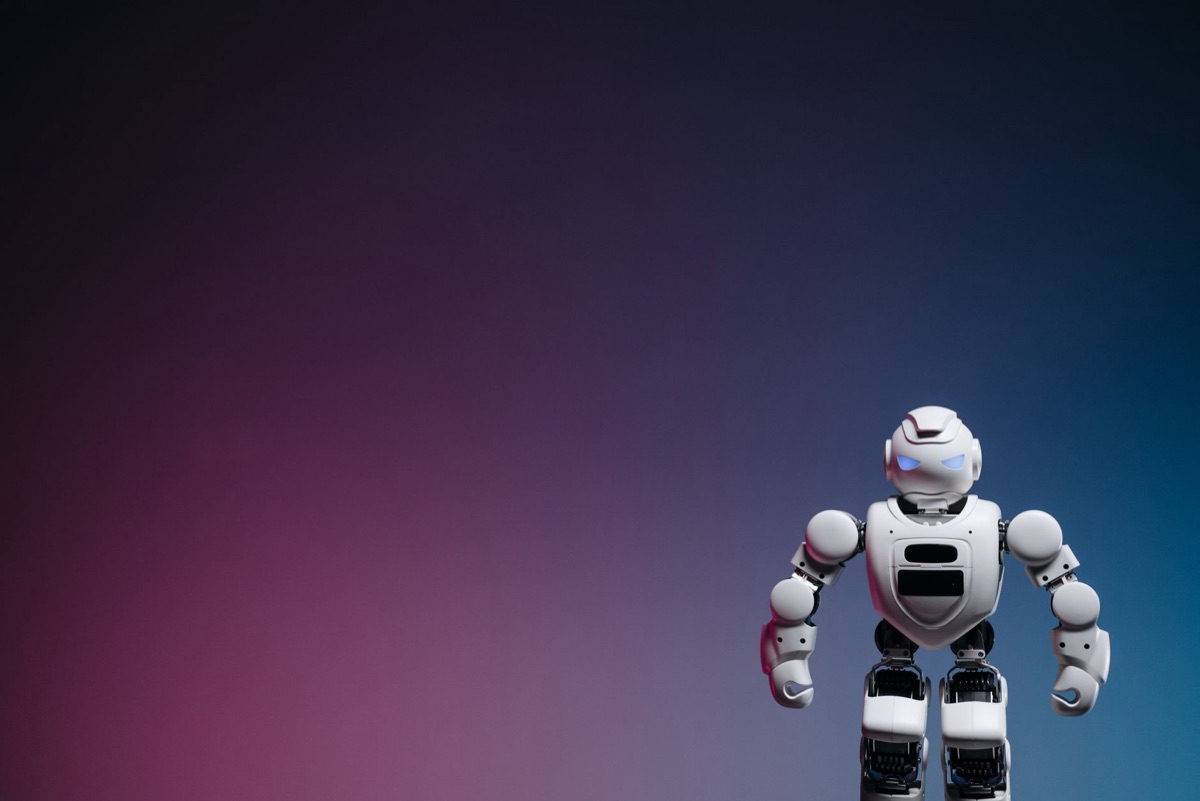 Konzeptuelle Darstellung von Automatisierung und futuristischer Technologie.
