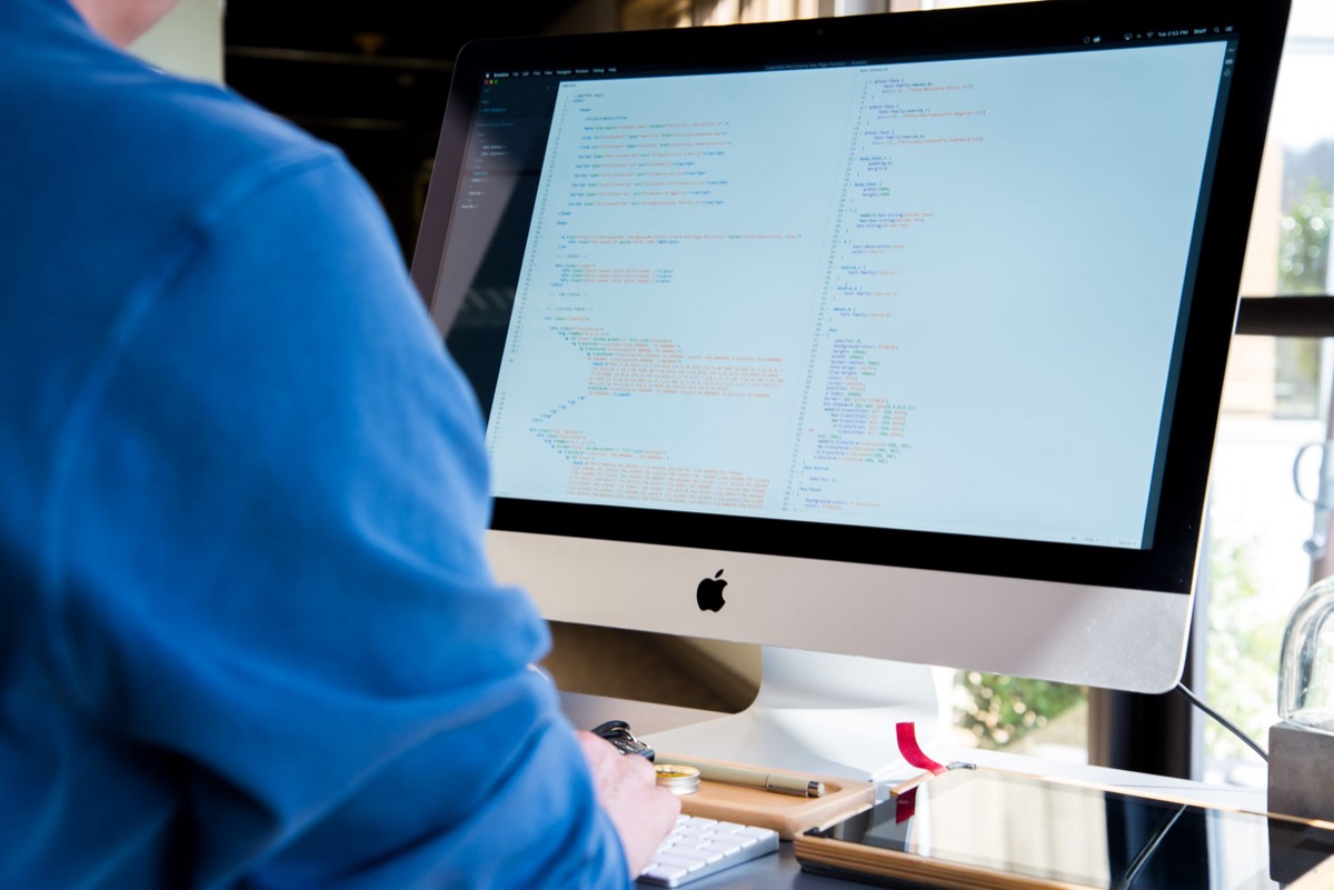 Softwareontwikkeling en programmeercode voor AI-frameworks