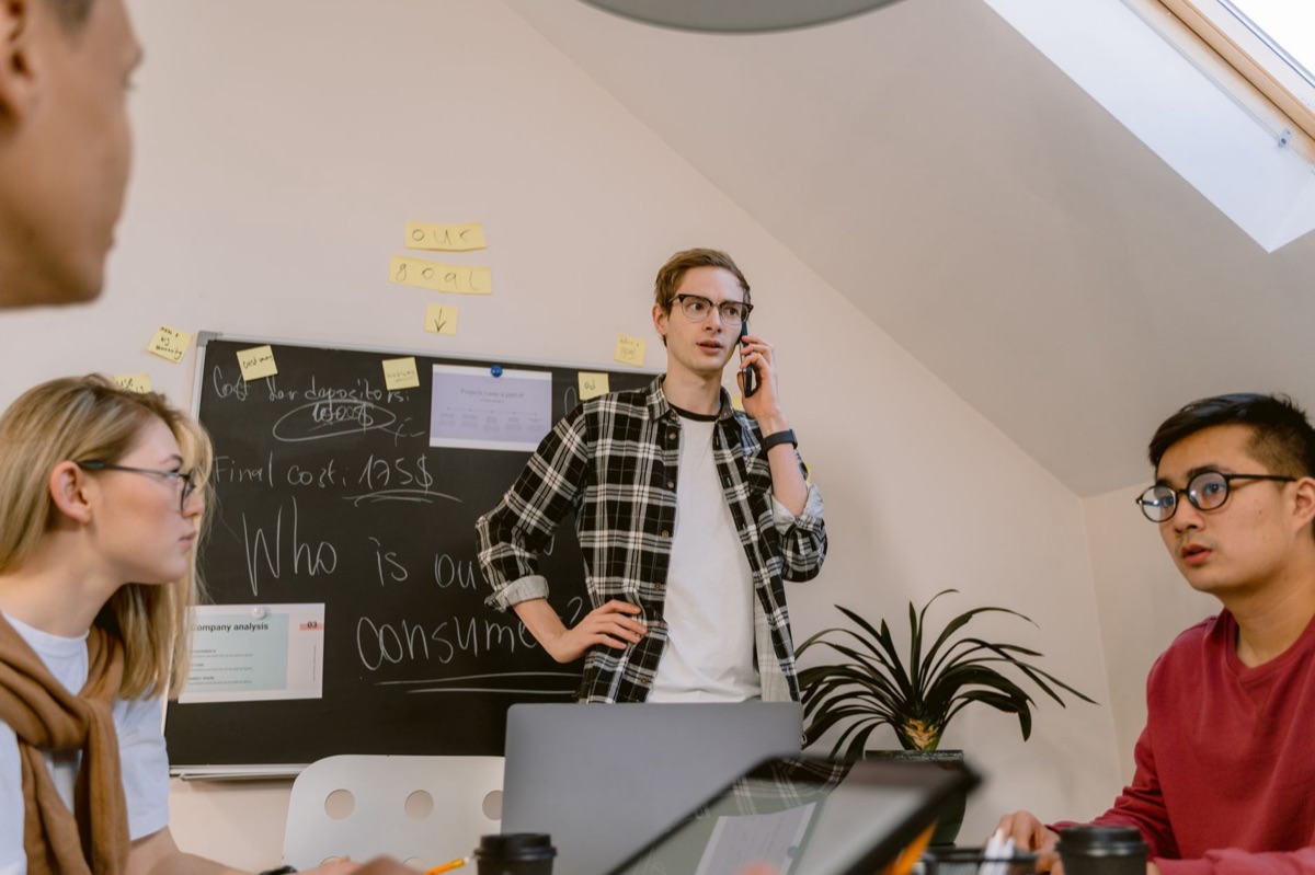 equipe de startup em escritório