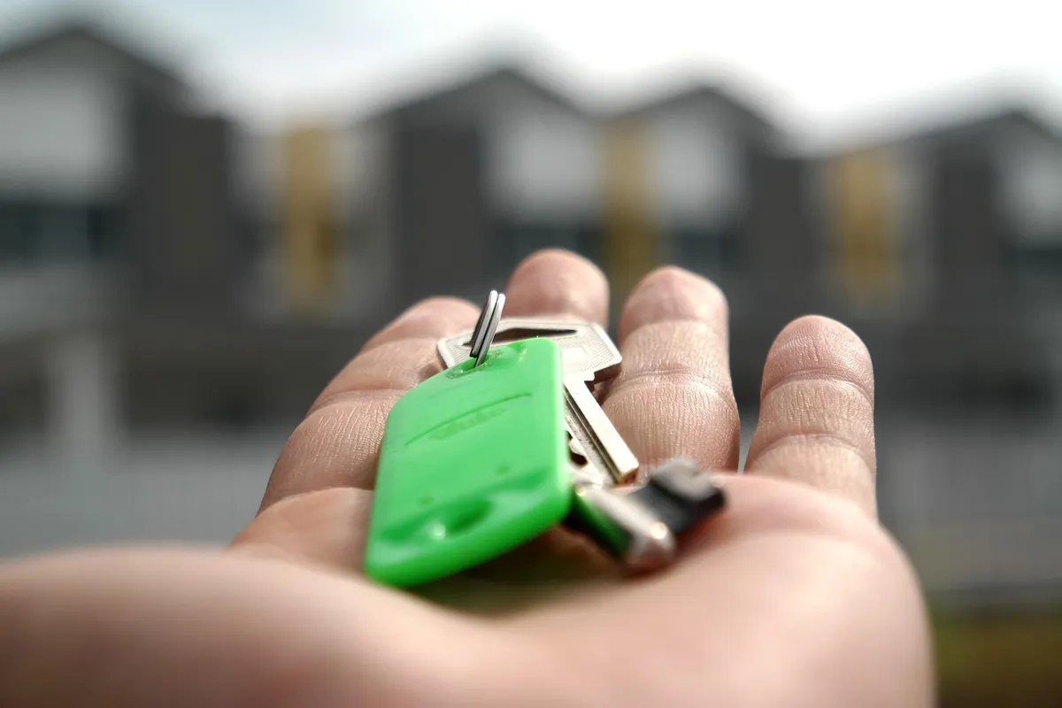 key, home, house, estate, business, mortgage, real, loan, new, property, rent, agent, buy, apartment, investment, sale, building, hand, lock, housing, owner, pu