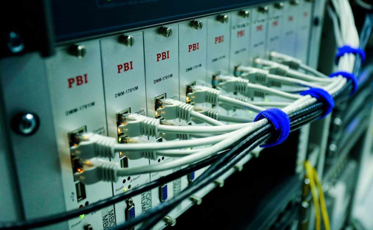 servidores de centro de dados em operação